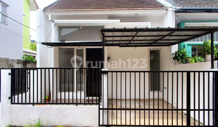 Rumah 2 Lt SHM 7 Menit ke Gerbang Tol Margonda 1 Siap KPR J-18078 Rumah 2 Lt SHM 7 Menit ke Gerbang Tol Margonda 1 Siap KPR J-18078