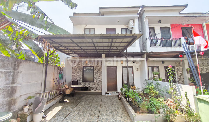 Strategic House 13 Minutes to RSU Kota Tangsel 4 Bedrooms Eligible for Mortgage J33817