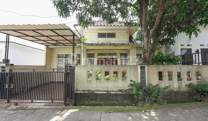 3 BR House Strategic 13 Minutes to Jatiwarna Toll Gate 1 East Facing J40399