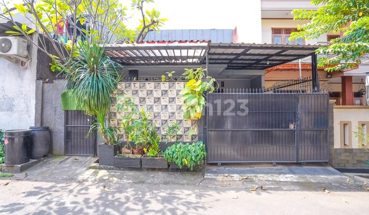 Asri House 3 BR 10 Minutes to Grand Mall Cimanggis with KPR Assistance J10781