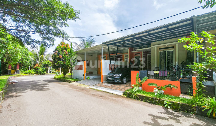 Well-Maintained 2-Bedroom House 8 Minutes to Cilebut Station SHM Ready to Occupy J39220