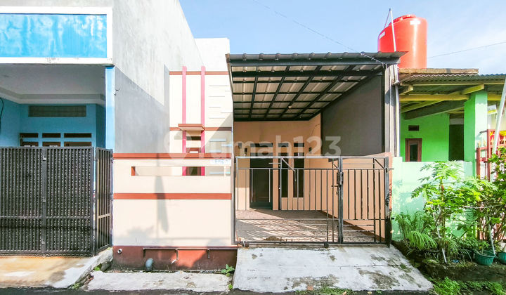 East-facing House 10 Minutes to Plaza Taman Harapan Baru with KPR J-30645 Assistance East-facing House 10 Minutes to Plaza Taman Harapan Baru with KPR J-30645 Assistance