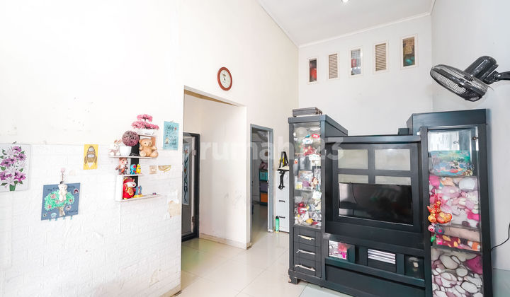 Strategic 2-Story House 9 Minutes to Cimanggis Toll Gate 5 Move-in Ready J38382 2