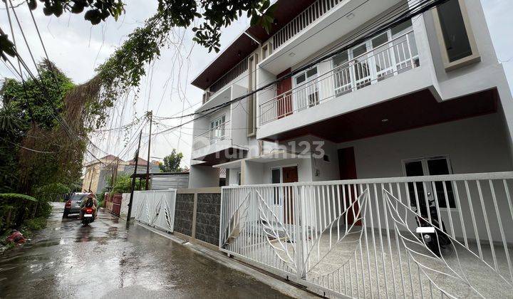 Rumah 2 Lt Hadap Timur 10 Menit ke Grand Mall Cimanggis Siap Renov J29396 1