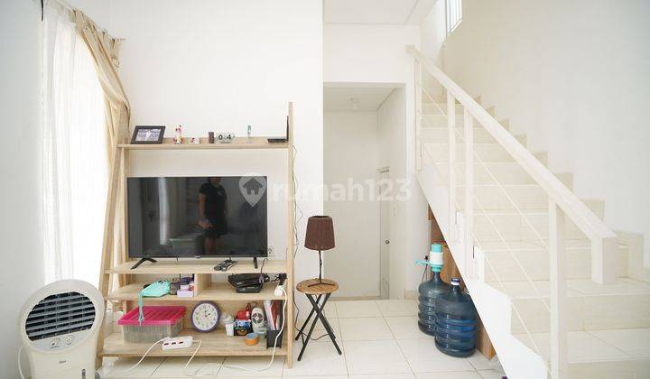 RUmah SHM 2 Lt Hadap Selatan 6 Menit ke Mall Paradise Walk Serpong J20920 2