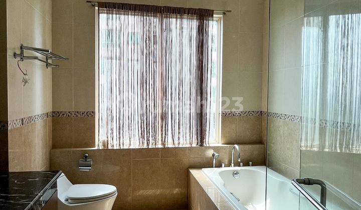 Luxury 3BR Apartment Senayan Residence 1