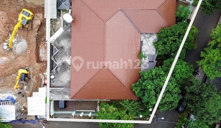 FOR SALE HOUSE CLOSE TO NJOP, CORNER LOT POSITION, IN THE ELITE & HIGHLY STRATEGIC MEGA KUNINGAN AREA! FOR SALE HOUSE CLOSE TO NJOP, CORNER LOT POSITION, IN THE ELITE & HIGHLY STRATEGIC MEGA KUNINGAN AREA!