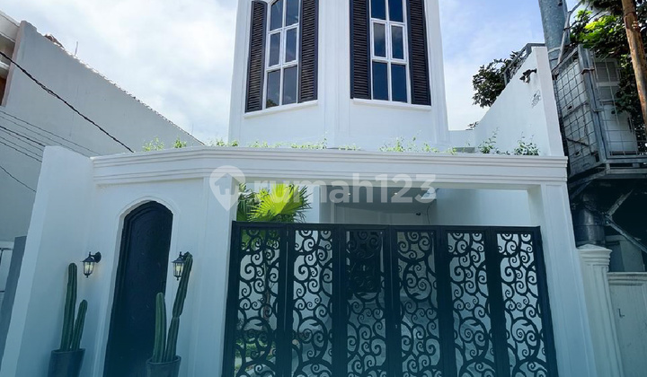FOR SALE RUMAH MODERN CLASSIC KEMANG TIMUR! KONDISI UNIT:
