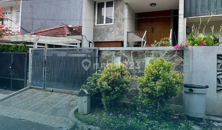 Rumah Cantik Minimalist di Pondok Indah 1