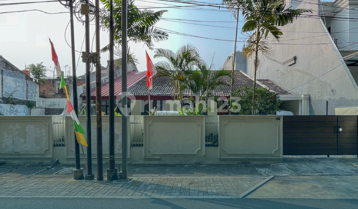 Rumah 1 Lantai Terawat, Dalam Komplek