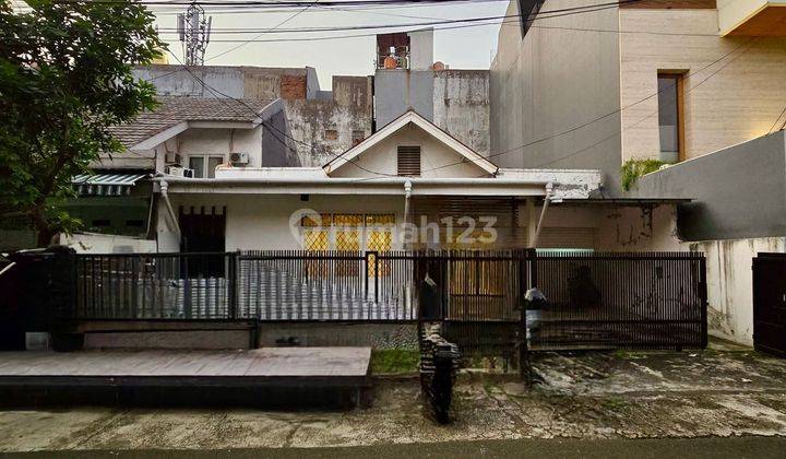 Rumah Lama Hitung Tanah Lokasi Strategis Jalan Depan 2 Mobil 2