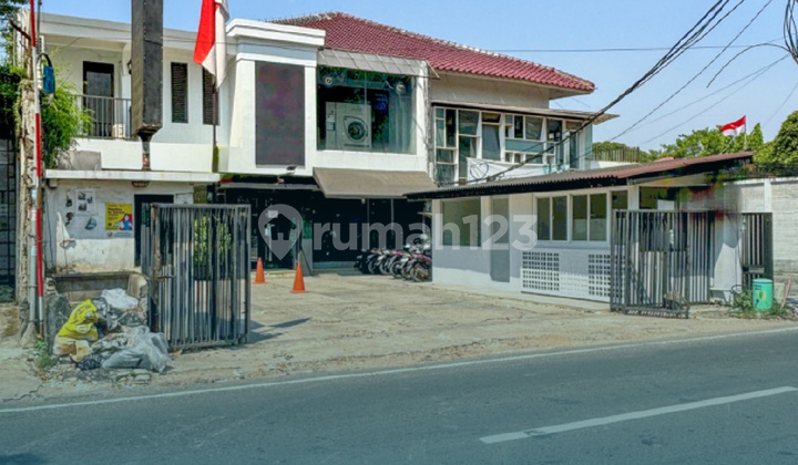 Kemang Rumah Bisa Untuk Usaha, Bangunan 2,5 Lantai Terawat, Lokasi Strategis