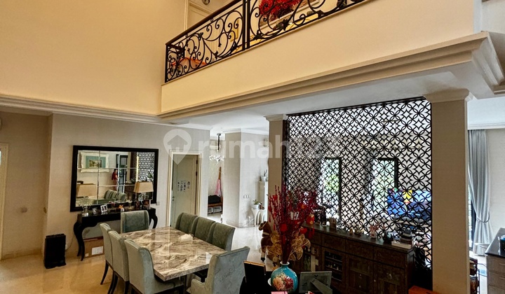 LUXURY HOUSE IN THE SENOPATI AREA 2