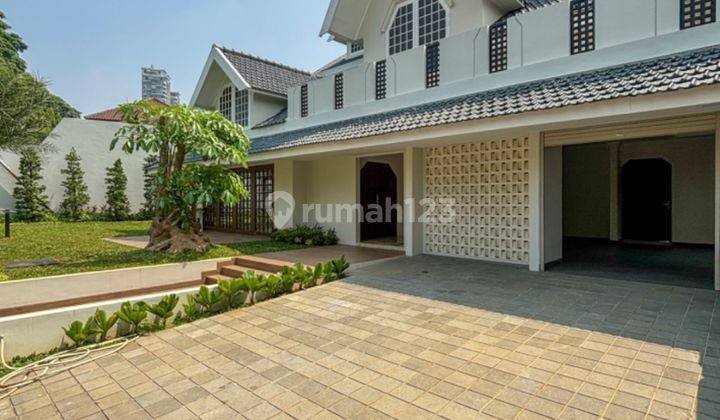 Rumah Mewah Dalam Exclusive Townhouse, Akses Jalan Lebar, Lokasi Strategis, Tenang Dan Nyaman. 2