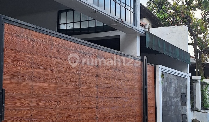 Rumah 2 Lantai Semi.furnis Cantik Cibalagung Indah