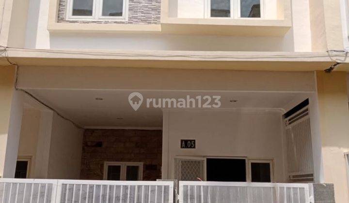 Dijual Rumah di perum grand Siwalankerto dekat  Petra dan  Ayani 1