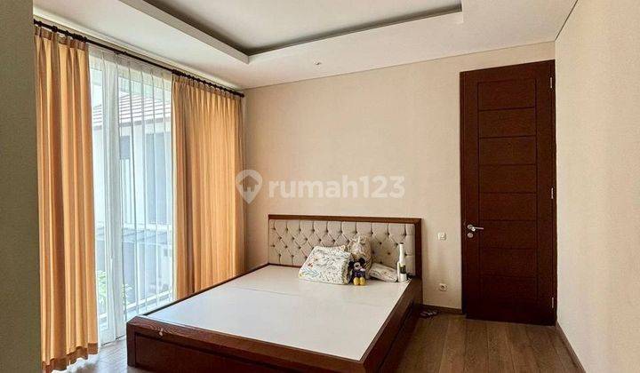 Dijual Rumah Graha Famili Dekat Gwalk 2