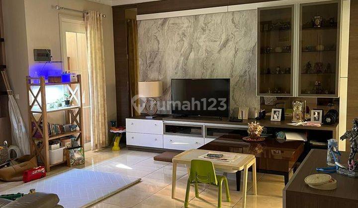 Rumah 3 Lantai Hook Di Cluster Olivia, Siap Huni 2