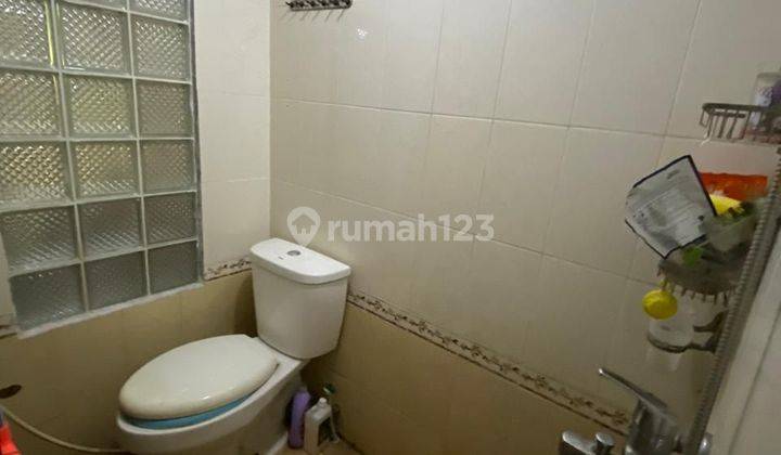 Dijual Rumah 2,5 lantai di Cornelia, Graha Raya 2