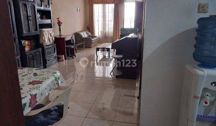 Rumah 2 lantai, butuh renovasi, SHM di Jakarta Selatan 1