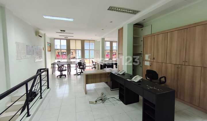 Jarang Ada Ruko Gandeng Di Jalur Sutera, Sudah Dijebol (mei) Jarang Ada Ruko Gandeng Di Jalur Sutera, Sudah Dijebol (mei)