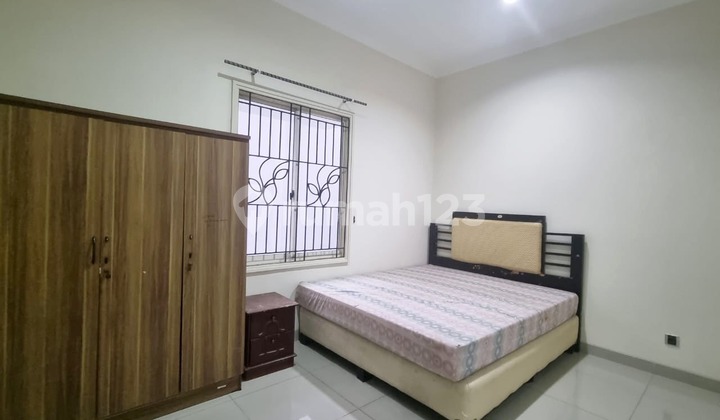 Disewakan Rumah Rapi, Tinggal Masuk, No Pet, Di Aquamarine-pondok Hijau Golf (selin)
