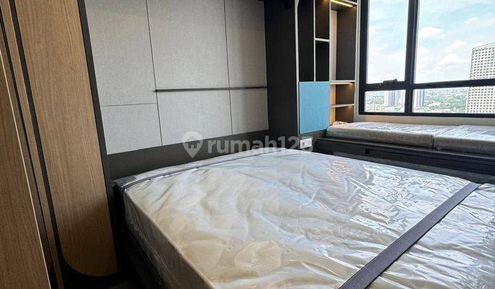 Disewakan Apartemen Collins, Siap Huni, Full Furniture Lantai Tinggi  1