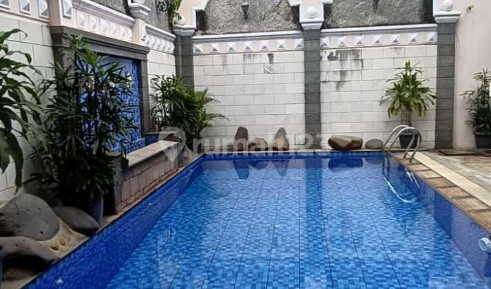 Dijual Murah Rumah 2 Lantai Di Taman Giri Loka, Ada Kolam Renang