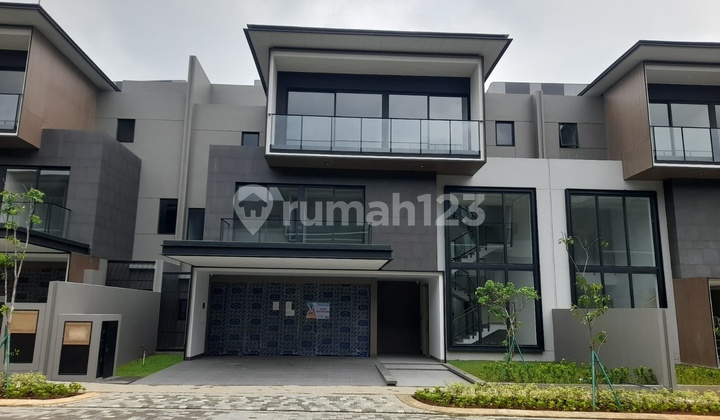 For Rent Layton Navapark BSD 15 Meters Wide with Elevator For Rent Layton Navapark BSD 15 Meters Wide with Elevator