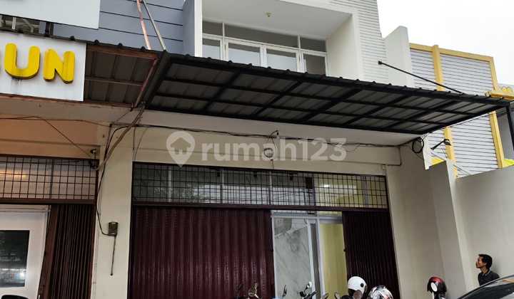 Disewakan Ruko 3 Lantai di Rawamangun Jalanan Ramai Cocok Usaha