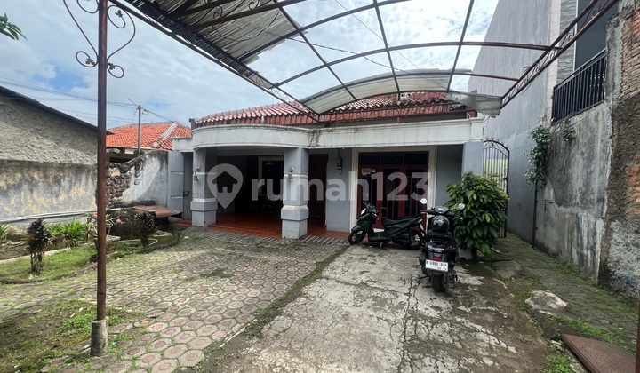 For Sale: 1-Story House by Busy Road, Ideal for Business 2