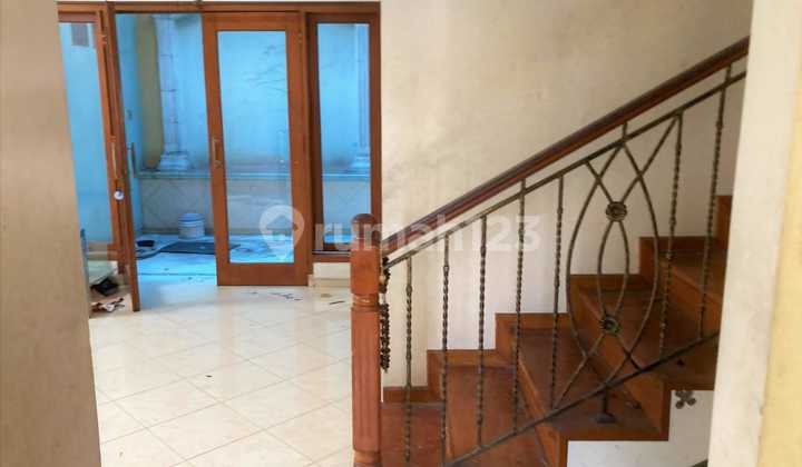 3-Story House in Strategic Location, Citragrand Cibubur Housing Complex, Priced Below Market at 3.4 Billion 2