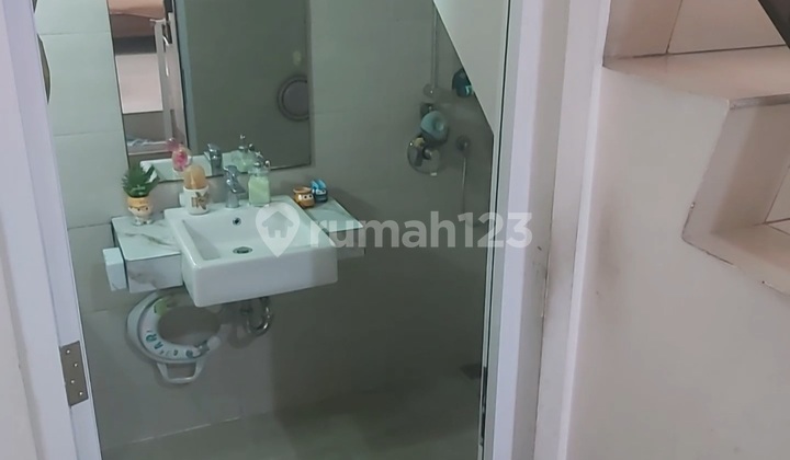 Dijual Rumah 2 Lantai di Greenlake City 3+1 Kt Semi Furnished 2