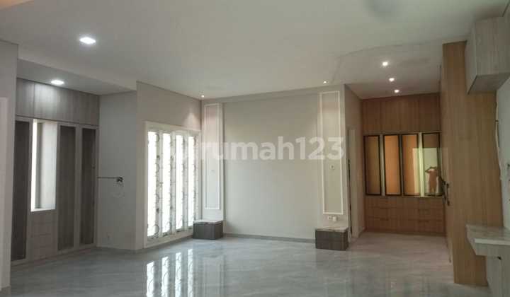 Dijual Rumah Mewah 3 Lantai di Greenville Siap Huni Dijual Rumah Mewah 3 Lantai di Greenville Siap Huni