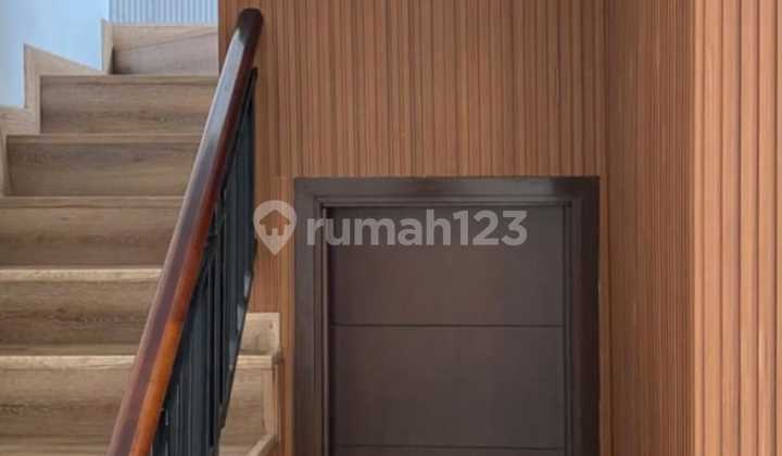 Dijual Rumah 2 Lantai di Green Lake City Lokasi Tenang Siap Huni