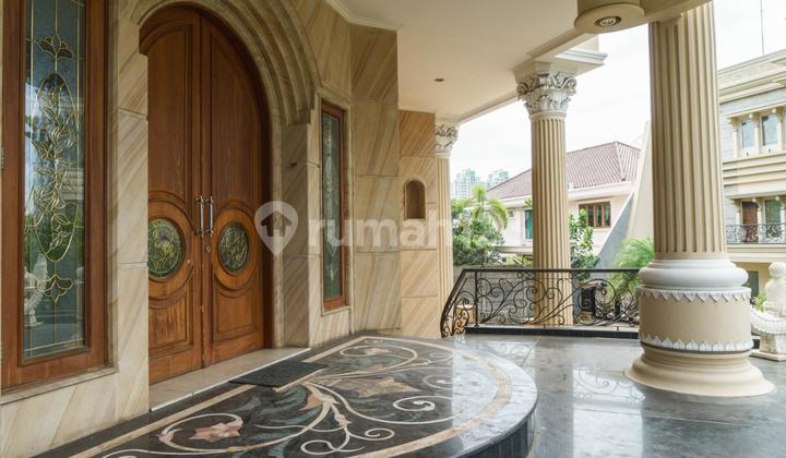 For Sale 3-Story Luxury House in Kelapa Gading Hook Position