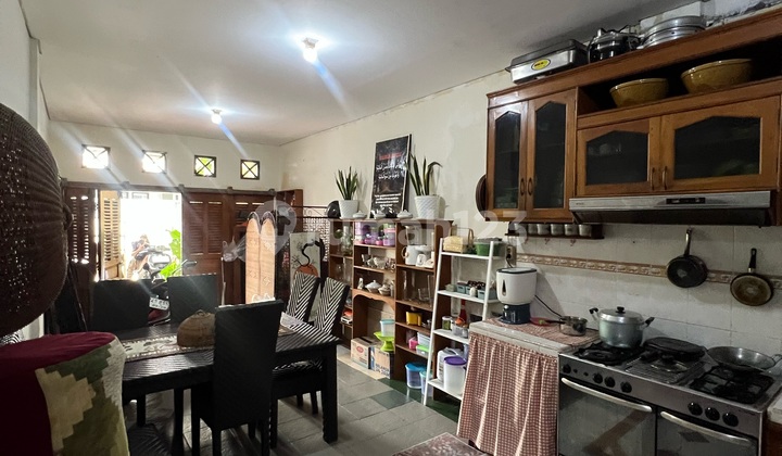 Dijual Rumah 2 Lantai Potensi Kos Kosan dengan 5 Kamar Lokasi Strategis 2