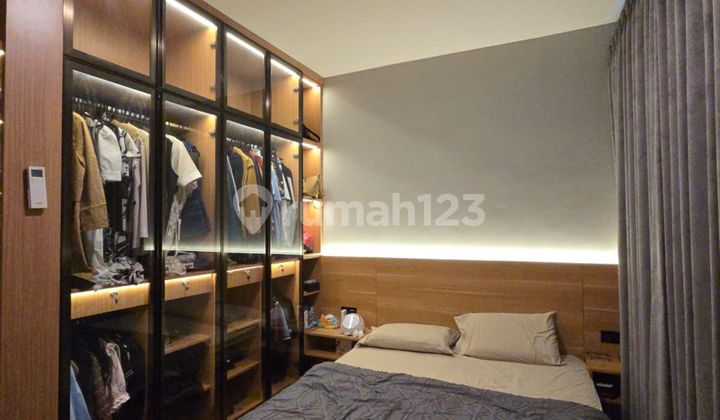 Dijual Rumah Cantik 3 Lantai di Grand Wisata Bekasi Siap Huni