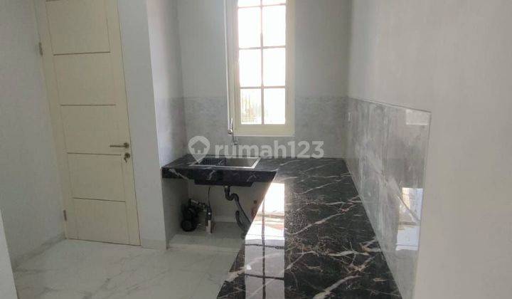 DIJUAL RUMAH SIAP HUNI  BARU 2 LANTAI PANTAI MENTARI SURABAYA TIMUR 2