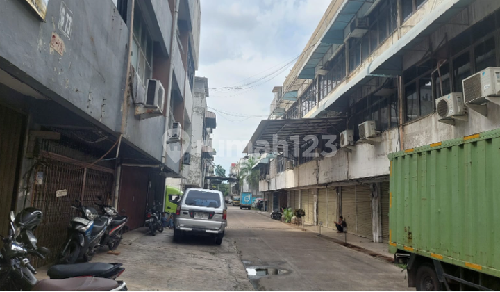 Ruko Mandiri Angke SHM 200 m2 di Jelambar, Jakarta Barat