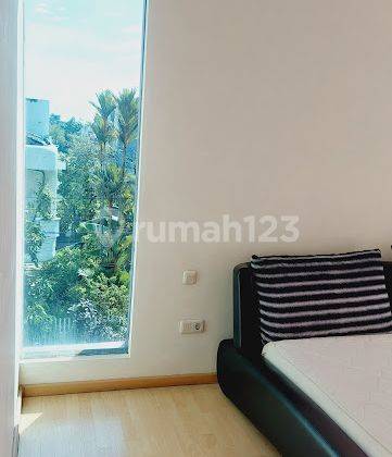 ruang keluarga rumah 4 x 24 m2