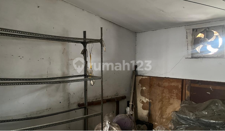 Rumah jalan gang Sentea Jakarta Barat 2