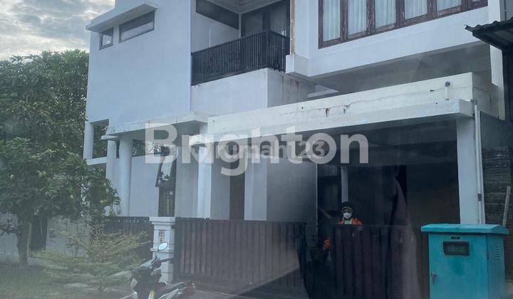 RUMAH TENGAH KOTA BERNUANSA MINIMALIS ELEGAN LOKASI BALIKPAPAN BARU AMAN NYAMAN HARGA NEGO 1