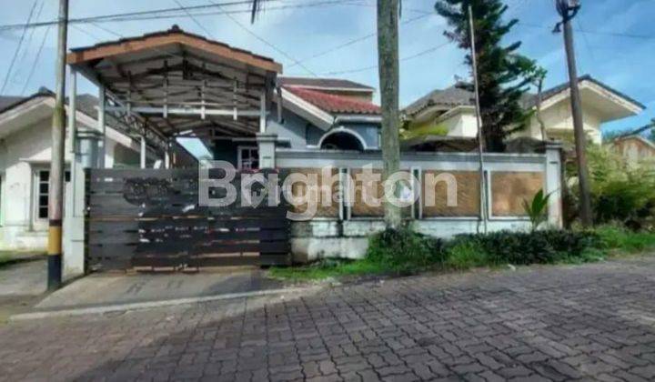 RUMAH TENGAH KOTA BERNUANSA MINIMALIS ELEGAN LOKASI AMAN NYAMAN HARGA NEGO 1