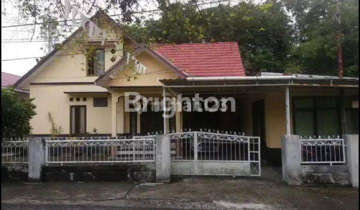 RUMAH  TENGAH KOTA BERNUANSA HIJAU LOKASI JL. PENGGALANG DAM DAERAH AMAN NYAMAN HARGA NEGO 2