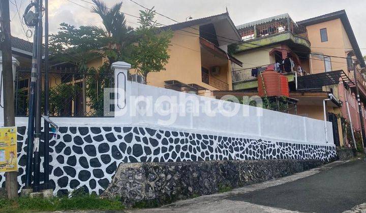 RUMAH BESAR DAN MURAH LOKASI TENGAH KOTA HARGA NEGO 1