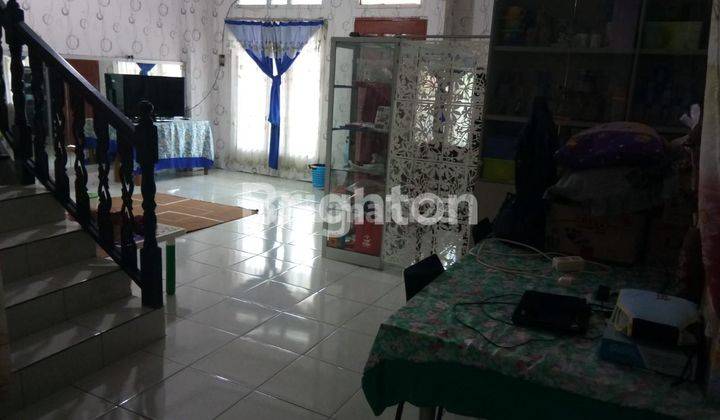 RUMAH 2 LANTAI SEMI FURNISH TENGAH KOTA LOKASI PERUMAHAN PAPAN LESTARI AMAN NYAMAN HARGA NEGO 2