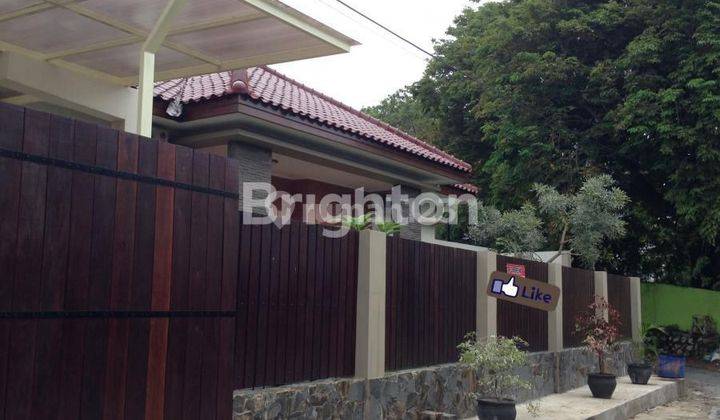 RUMAH BESAR FULL FURNISH DENGAN KOLAM RENANG LOKASI TENGAH KOTA DALAM PERUMAHAN PUPUK AMAN NYAMAN HARGA NEGO 1