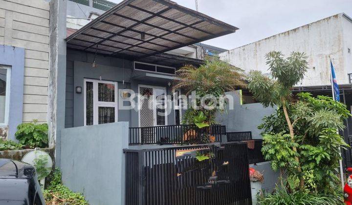 RUMAH 2 LANTAI FULL FURNISH TENGAH KOTA BERNUANSA MINIMALIS LOKASI DALAM PERUMAHAN BORNEO PARADISO AMAN NYAMAN HARGA NEGO 2