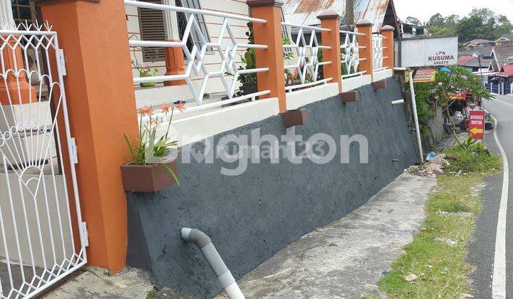 RUMAH BESAR  LOKASI TENGAH KOTA DEPAN JALAN POROS  SIAGA  AMAN NYAMAN HARGA NEGO 2